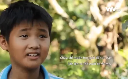 Ước mơ được mẹ đưa đến trường của cậu bé 11 tuổi
