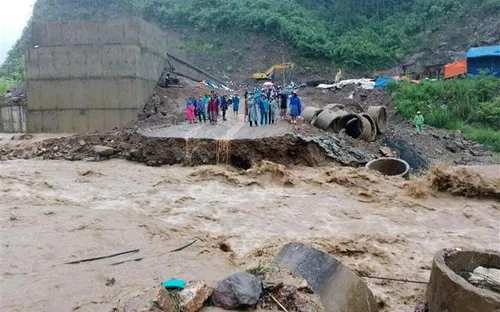 Hoàn lưu bão số 3 gây ngập úng ở nhiều địa phương, 1 người mất tích