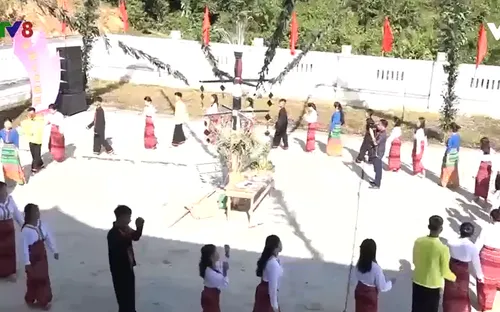 Độc đáo lễ hội "Tết lấp lỗ" của dân tộc Chứt