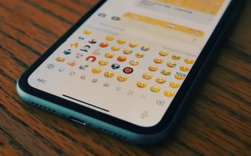 Sử dụng biểu tượng cảm xúc có thể khiến bạn trở nên thân thiện hơn