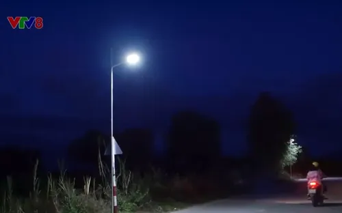 Người dân tự mua đèn chiếu sáng đường giao thông