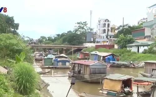 Khát vọng lên bờ