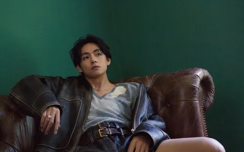 V: "BTS vẫn ủng hộ lẫn nhau dù không hoạt động nhóm"