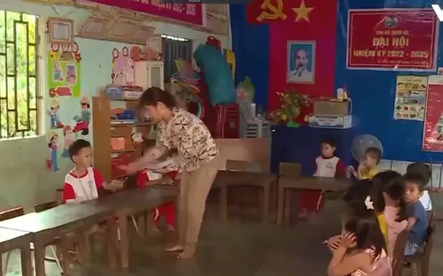 Đắk Lắk: Nghịch lý thừa trường thiếu lớp