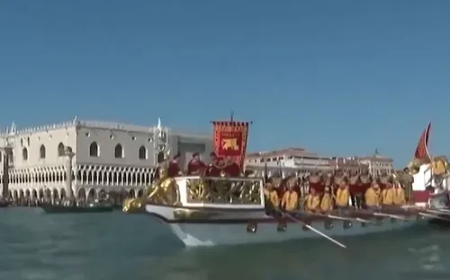 Lễ hội đua thuyền quý tộc ở Venice, Italy