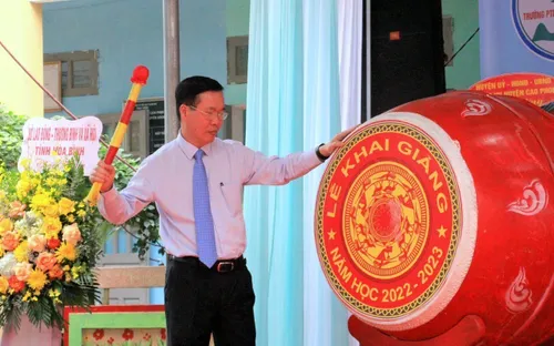 Thường trực Ban Bí thư Võ Văn Thưởng dự Lễ khai giảng năm học 2022-2023 tại Hòa Bình