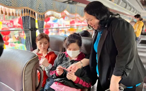 Tổng Liên đoàn Lao động Việt Nam ra Nghị quyết hỗ trợ người lao động mất việc, giảm giờ làm