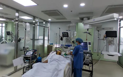 Can thiệp ECMO cứu bệnh nhân suy hô hấp nguy kịch do viêm phổi tụ cầu
