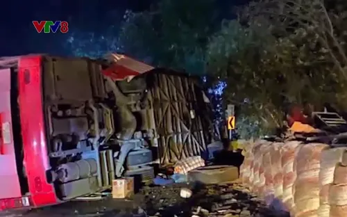 Xe khách gây tai nạn nghiêm trọng trên Quốc lộ 6