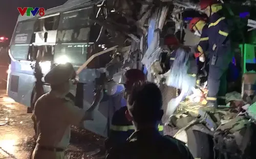 Ninh Thuận: Tai nạn giao thông rạng sáng, 2 hành khách tử vong