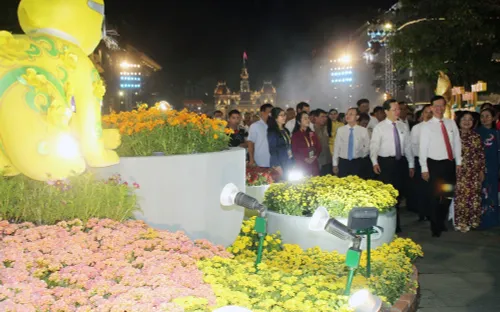 Đường hoa Nguyễn Huệ Tết Quý Mão rộn ràng đón khách du Xuân