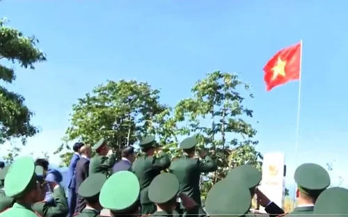 Lễ chào cờ sáng mùng 1 Tết tại cột mốc 3 nước Việt Nam, Lào, Campuchia