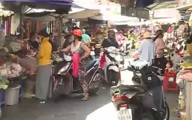 Chợ truyền thống dần ổn định hoạt động sau Tết