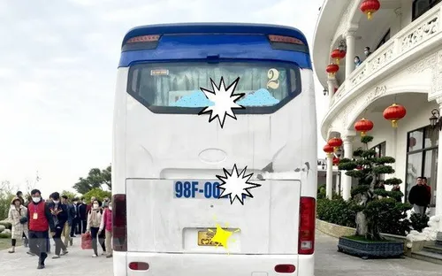 Quảng Ninh: Xe khách mất lái khi xuống dốc khiến 2 người thương vong