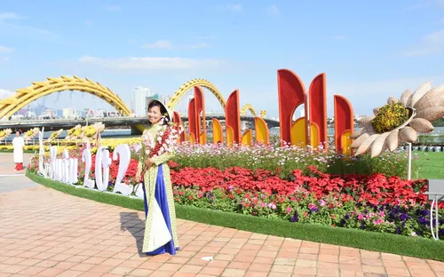 Đường hoa Tết Đà Nẵng kéo dài thêm 10 ngày