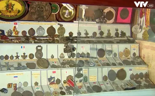 Người sưu tầm tiền xưa