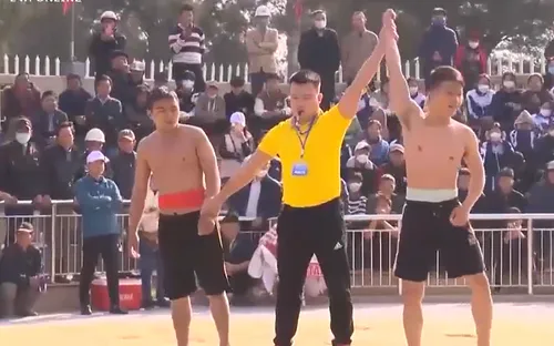 Hội đấu vật truyền thống đầu Xuân ở Quảng Bình