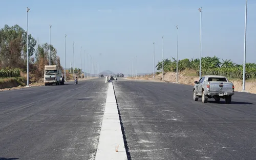 Bình Thuận đẩy nhanh tiến độ triển khai Dự án đường bộ cao tốc đoạn Phan Thiết - Dầu Giây, Vĩnh Hảo - Phan Thiết