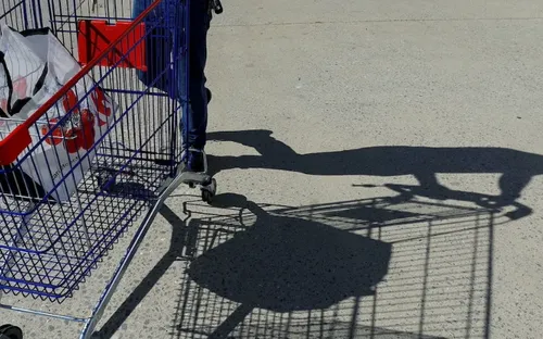 Khủng hoảng chi phí sinh hoạt là rủi ro lớn nhất đe dọa toàn cầu