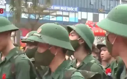 Gần 11 ngàn thanh niên Quân khu 4 hăng hái lên đường nhập ngũ