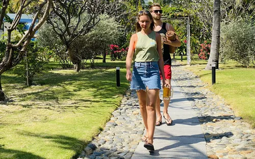 "Đánh bắt xa bờ” để phục hồi du lịch