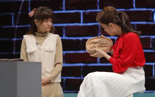 Trạm yêu thương: Cô gái khuyết tật và đôi bàn tay tài hoa