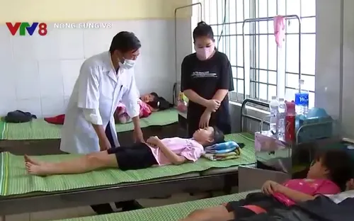 Đắk Lắk: Tạm giữ 4 người phát bóng bay cho học sinh