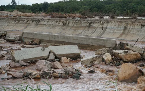 Kiểm tra sự cố vỡ đập thủy điện tại Gia Lai