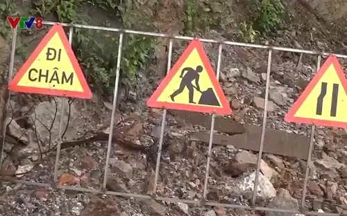 Sạt lở nghiêm trọng đường lên Cửa khẩu Quốc tế Cầu Treo, tỉnh Hà Tĩnh