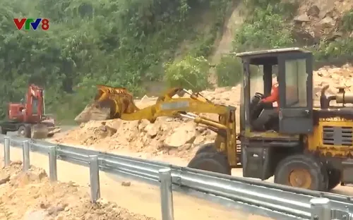 Quảng Nam khắc phục sạt lở do mưa lũ