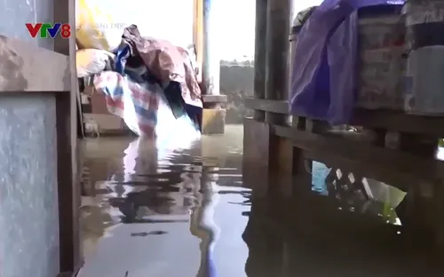 Nhiều khu dân cư ở Đà Nẵng vẫn còn ngập nước