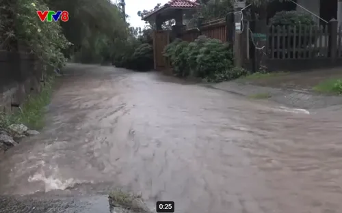 Mưa lớn gây hư hỏng nặng nhiều tuyến đường dân sinh