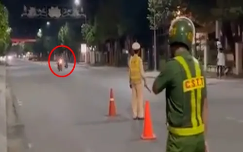 "Thông chốt", thách thức Cảnh sát giao thông, 2 đối tượng bị tạm giam