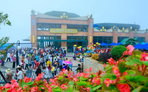 Việt Nam đón gần 9 triệu khách du lịch quốc tế từ đầu năm tới nay