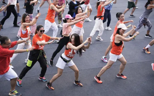 Hàng ngàn người quy tụ trong sự kiện "Một đời sống khỏe"