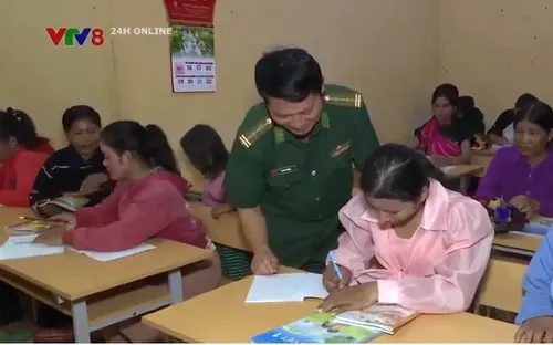 Lớp học đặc biệt của thầy giáo biên phòng