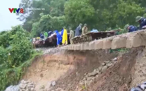 Thông tuyến đường sắt Bắc - Nam qua Hà Tĩnh