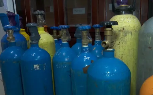 Đà Nẵng: Bắt quả tang xe ô tô vận chuyển lượng lớn bình khí cười