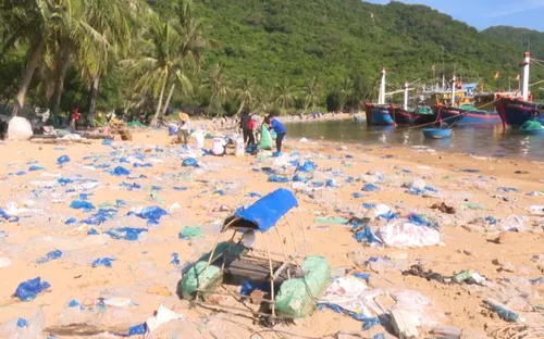 Điểm nóng về nguồn rác thải nhựa từ nuôi trồng thủy sản