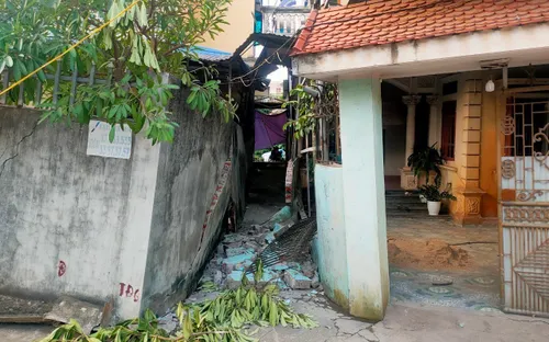 Hà Nội: Một gia đình khoan giếng, 6 hộ dân phải di dời do sụt lún