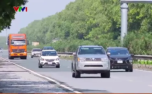 Giới hạn tốc độ trên cao tốc còn nhiều bất cập