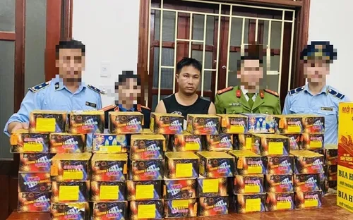Phát hiện đối tượng mua bán gần 1,3 tạ pháo lậu