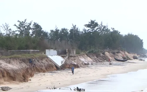 Thừa Thiên Huế sạt lở sau mưa lớn