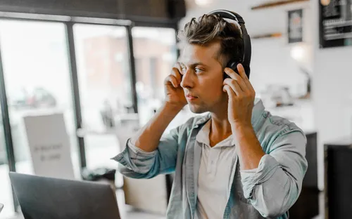 Nghiên cứu đột phá: Dùng âm nhạc để giảm cơn đau do chấn thương vật lý