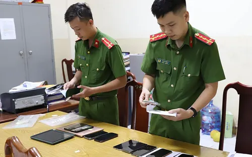 Mua bán dữ liệu cá nhân, giả mạo web của ngân hàng để lừa đảo hơn 10 tỷ đồng