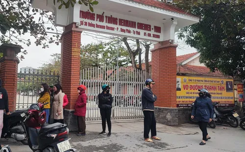 Yêu cầu các trường rà soát toàn bộ cơ sở vật chất sau vụ sập trần phòng học