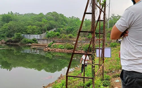 Người phụ nữ chết bất thường dưới đập nước