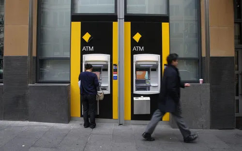 Nợ công toàn cầu tăng nhanh hơn dự báo