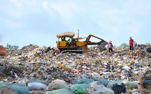 Phản đối nhà máy xử lý chất thải, nhiều phụ huynh cho con nghỉ học