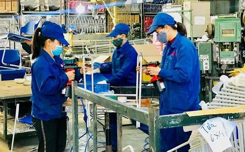 Giữ việc làm cho người lao động